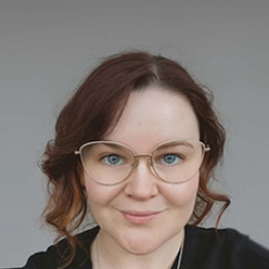 Headshot of Stephanie